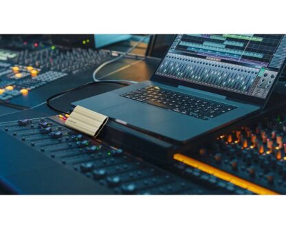 SAMSUNG Portable T7 Shield 4TB crni eksterni SSD MU-PE4T0S - Image 2